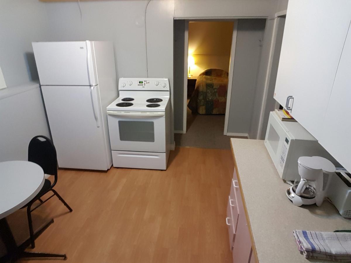 Centennial Motel Kindersley Esterno foto