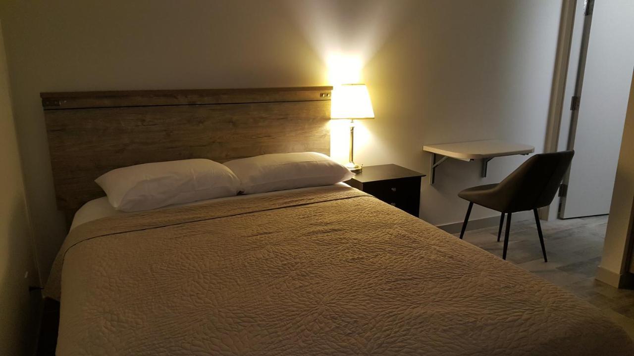 Centennial Motel Kindersley Esterno foto
